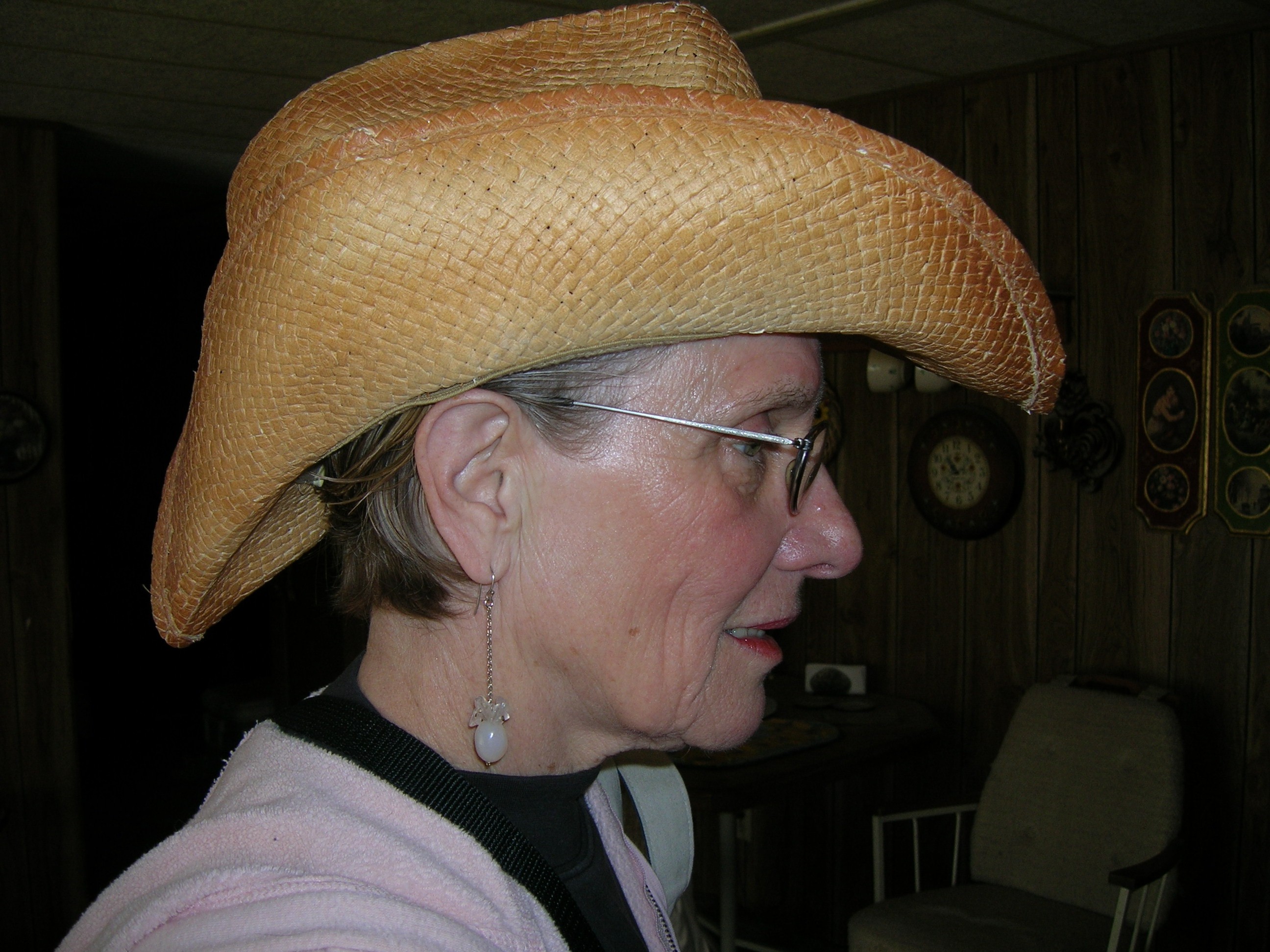profileincowboyhat.jpg
